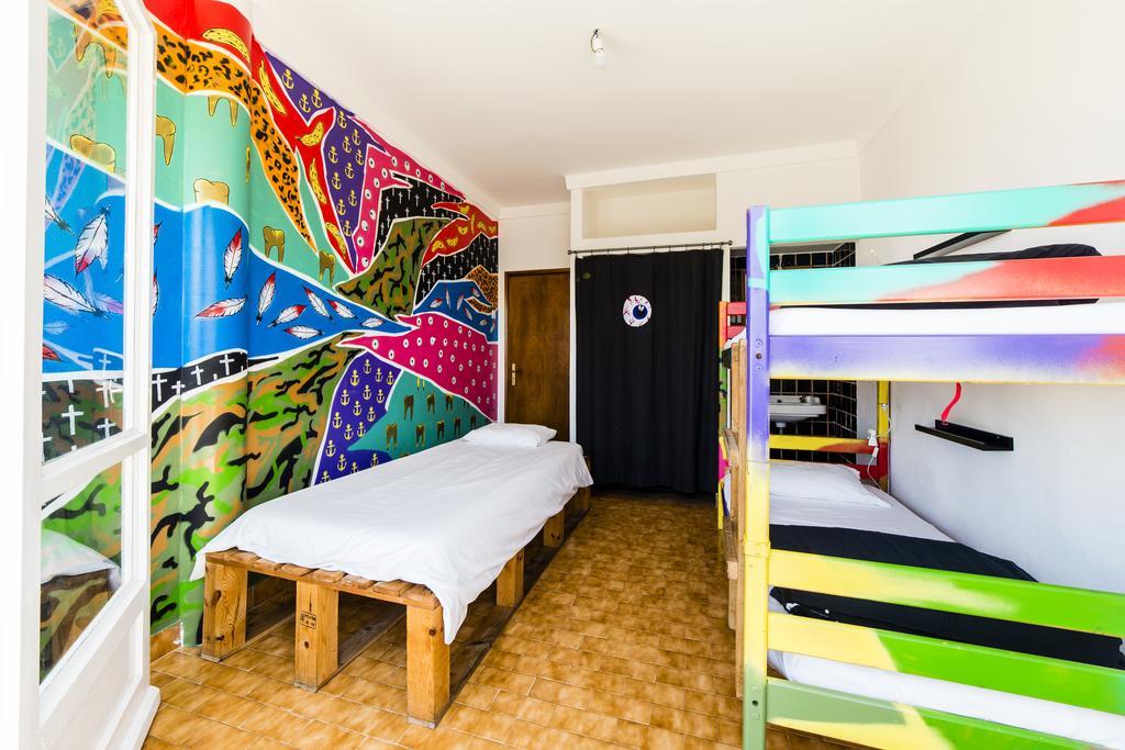 Hostel & Surfcamp 55 Ерисейра Екстериор снимка